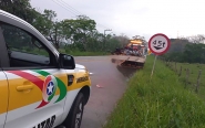 Homem sem habilitao  flagrado pilotando moto com documento vencido na Jorge Lacerda, em Gaspar