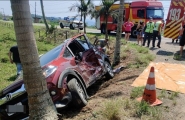 Carro e moto colidem e caem em barranco no Santa Terezinha; duas pessoas so hospitalizadas
