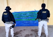 Casal  preso em flagrante com 240kg de maconha em carro em Lages