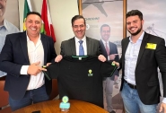 Ciro garante emenda de R$500 mil para aquisio de ambulncia para secretaria de Sade de Gaspar