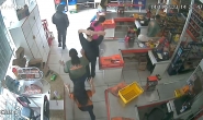 Em plena luz do dia, bandidos armados assaltam mercado em Ilhota