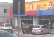 Bandidos assaltam loja em Ilhota e fogem com carro de funcionrio