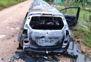 Carro de Ilhota fica destrudo em incndio no bairro Macuco, em Gaspar