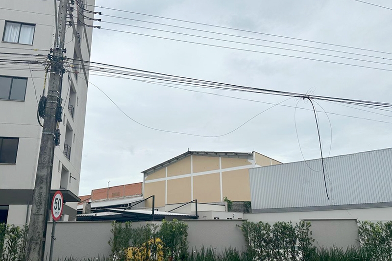Fios soltos j resultaram em quase 400 notificaes do Procon em Gaspar 