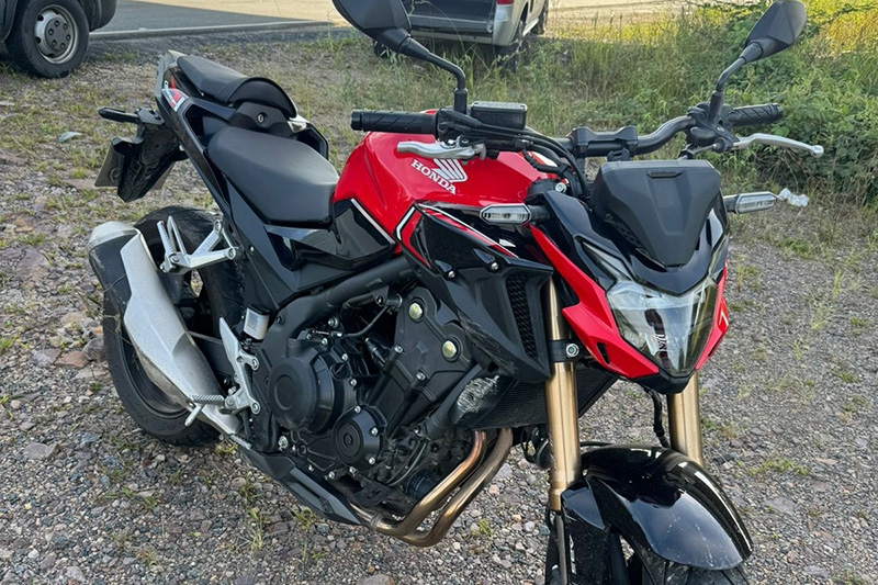 Piloto de moto fica ferido aps se acidentar na BR-470, em Ilhota