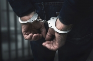 Homem tenta furtar mercado escondendo compras na mochila e acaba preso em Brusque