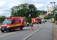 Piloto de moto  hospitalizado aps acidente na Margem Esquerda, em Gaspar