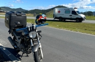 Homem fica ferido aps cair de moto na BR-470, em Ilhota