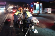 Coliso entre duas motos deixa trs feridos na BR-470, em Blumenau
