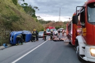  Homem sofre mal sbito, capota carro e morre na BR-470, em Gaspar