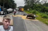 Carretinha se solta de carro, atinge moto e mata jovem na BR-470, em Apina