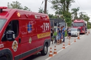 Dois jovens so encaminhados ao hospital aps acidente no Centro de Ilhota