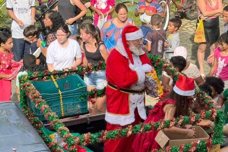 Vigsima festa do Papai Noel rene cerca de 500 crianas no Coloninha, em Gaspar