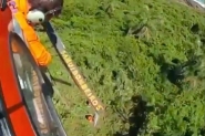 Corpo de homem  resgatado por helicptero em rea de difcil acesso em Florianpolis