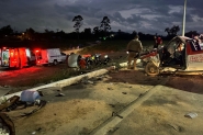 Bombeiros divulgam fotos e informaes de acidente que matou duas pessoas em Ilhota