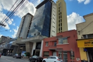 Prdio no Centro de Blumenau  esvaziado aps tremor