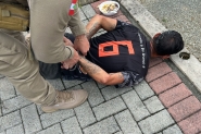 Homem suspeito de esfaquear a prpria irm em Gaspar  preso em Blumenau