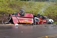 Bombeiros e ocupantes de carro morrem em grave acidente na Rota do Sol, no RS