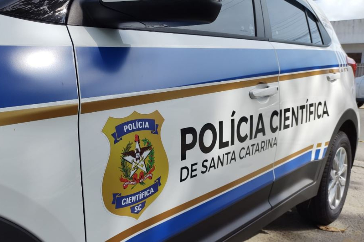 Homem  encontrado morto quatro dias aps se trancar no quarto em Brusque