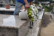 Relembre as orientaes sobre a colocao de flores nos cemitrios de Gaspar