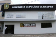 Homem perde salrio em jogos de azar, finge ter sido roubado por medo de contar  esposa e acaba autuado em Gaspar