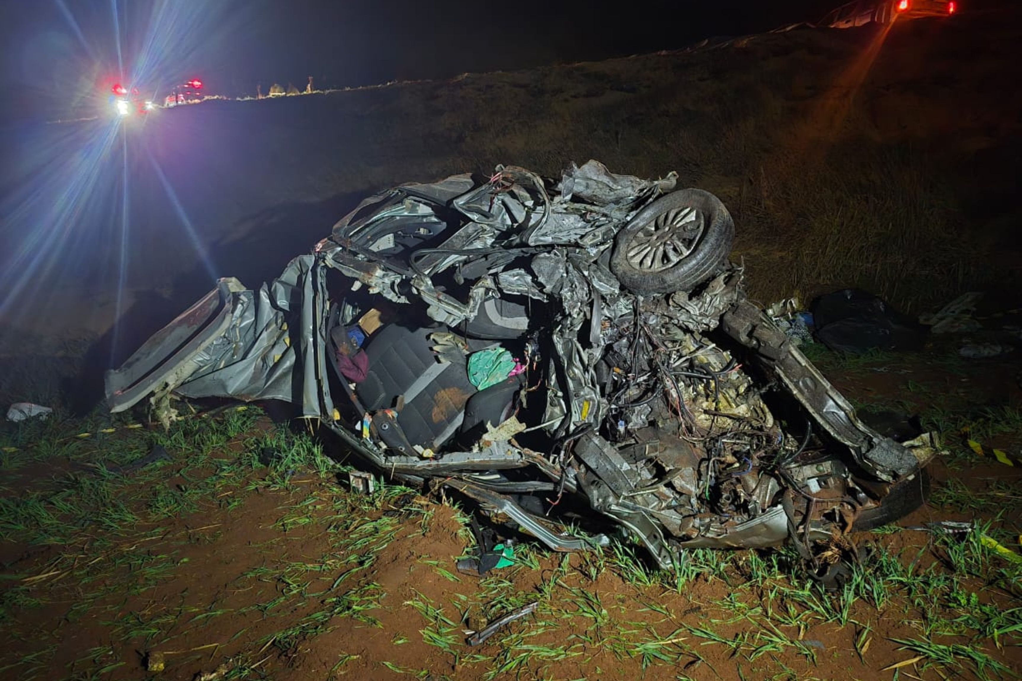 Acidente com carro de Blumenau mata cinco pessoas no Paran