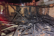 Duas casas so destrudas por incndio e sete pessoas ficam desabrigadas em Blumenau