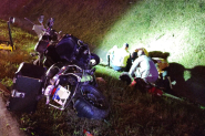 Motociclista cai em vala aps coliso com dois carros na BR-470, em Gaspar