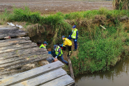 Mulher sofre ferimento na cabea aps cair de ponte no Santa Terezinha, em Gaspar