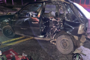 Fotos mostram carro e moto destru�dos em acidente que matou homem em Ilhota