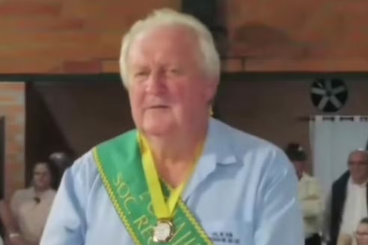 Idoso morre enquanto dan�ava valsa de suas Bodas de Ouro em Jaragu� do Sul
