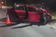 Colisão frontal entre carros deixa cinco pessoas feridas na Ivo Silveira, em Gaspar