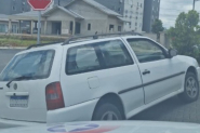 Carro furtado em Gaspar é encontrado abandonado em Ilhota