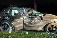 Motorista bêbada colide contra poste e passageira tem braço mutilado em BC