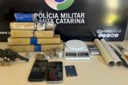 PM resgata m�e e filho de c�rcere privado em SC; suspeito � preso por tr�fico e porte ilegal de arma