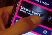 Mulher aperta 'bot�o do p�nico' e ex � preso por amea�a em Gaspar