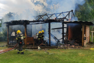 Área de festas é completamente destruída por incêndio no bairro Sete, em Gaspar