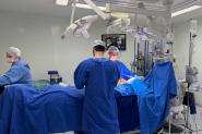 Menina com doença rara poderá voltar a andar após cirurgia moderna em hospital de Florianópolis