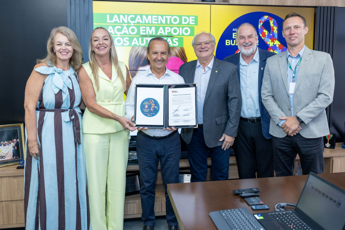 Santa Catarina lan�a selo 'Pessoa com Autismo a Bordo' com distribui��o gratuita