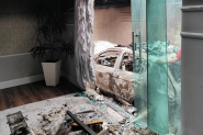 Inc�ndio em ve�culo se alastra e atinge casa no Bela Vista, em Gaspar