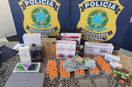 PRF intercepta carga ilegal de anabolizantes e rem�dios para emagrecer na BR-101, em Joinville
