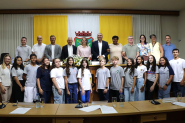 Novos Vereadores Mirins tomam posse na C�mara de Gaspar