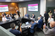 Comiss�o de Constitui��o e Justi�a da Alesc aprova proposta de reajuste dos pisos salariais regionais de SC