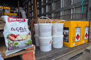 PRF flagra caminh�o transportando alimentos e produtos qu�micos na BR-101