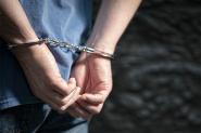 Em tr�s horas, dois estupradores condenados s�o presos em Brusque
