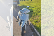 Homem sem CNH sofre queda de moto em Gaspar