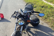 Queda de moto na BR-470 deixa mulher com dificuldade de respirar e homem com dor no ombro em Ilhota